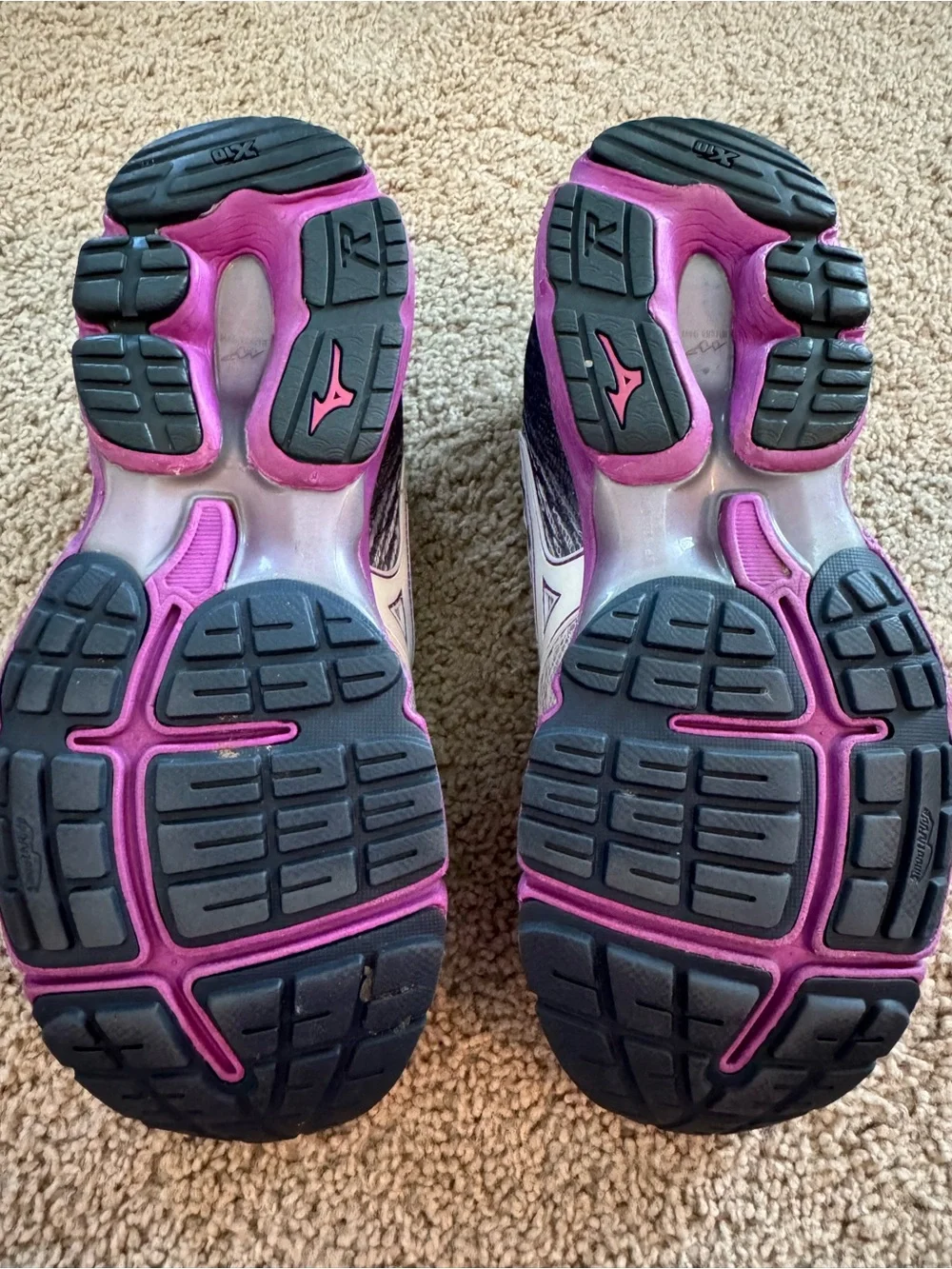 Mizuno Women's Silver and Purple Athletic Running Shoes